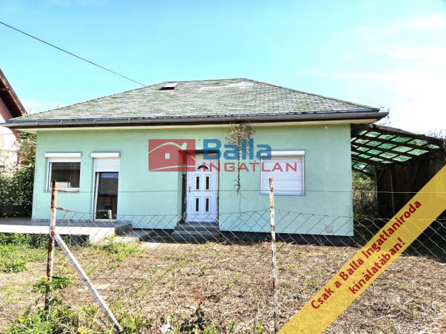 Ráckeve - Köztársaság köz:  58 m²-es családi ház