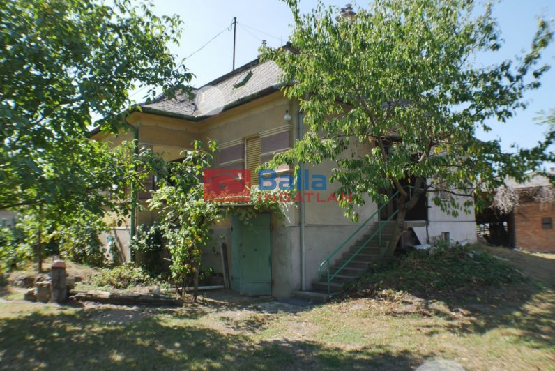 Ráckeve - Penny mögött utca:  100 m&sup2;-es családi ház   (49'000'000 ,- Ft)