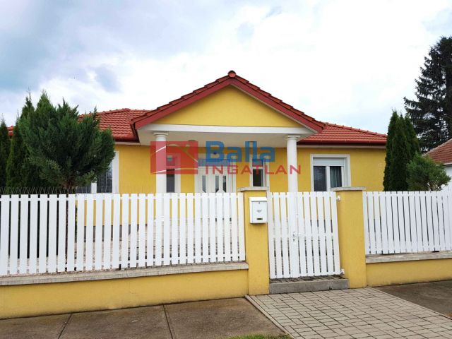 Szamosangyalos - Szamosangyalos:  140 m²-es családi ház   (53'000'000 ,- Ft)