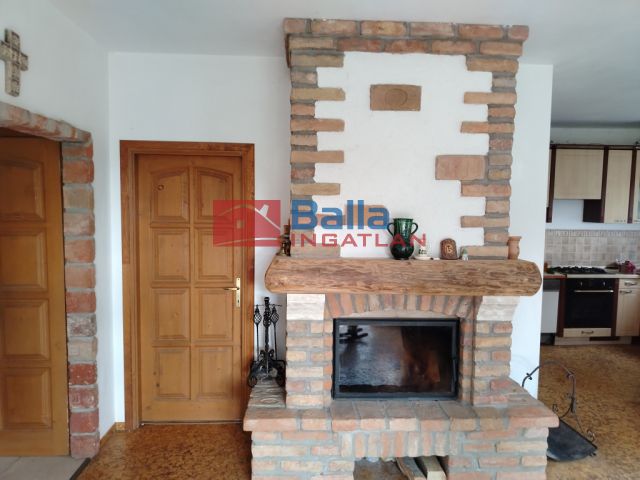 Szentendre - Árok utca:  159 m²-es családi ház   (159'000'000 ,- Ft)
