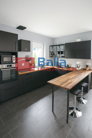 Szigetszentmiklós (Kertváros) - Dunapart közelében újépítésű ikerház eladó!:  100 m&sup2;-es családi ház   (99'900'000 ,- Ft)