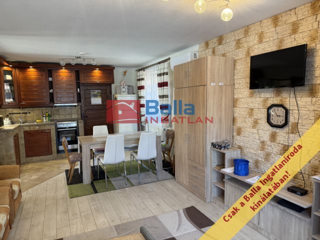 Szigetszentmiklós - Széchenyi utcához közel utca:  58 m²-es családi ház   (49'900'000 ,- Ft)