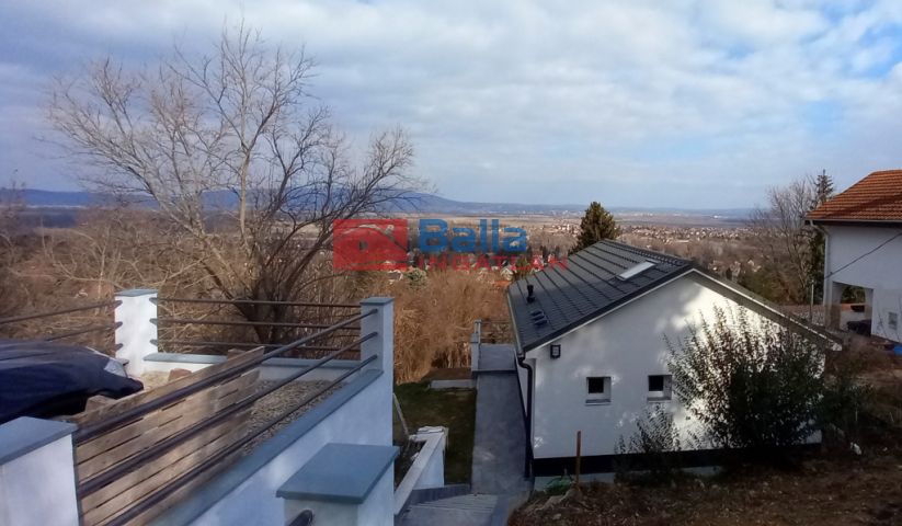 Tahitótfalu - Tahi:  79 m²-es családi ház   (89'900'000 ,- Ft)