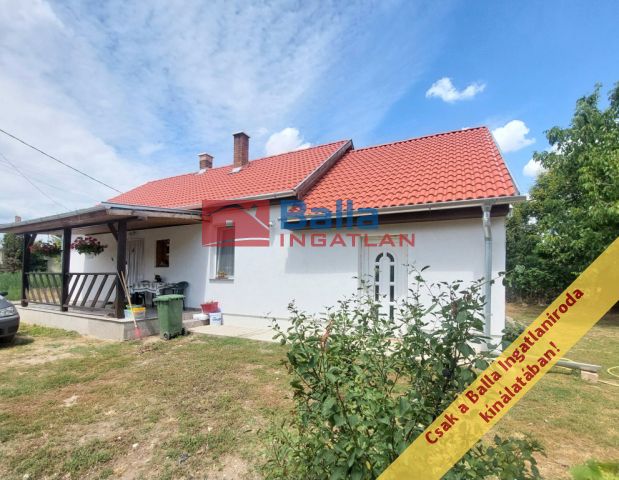 Tápiószecső - Vörösmarty utca:  62 m²-es családi ház   (42'500'000 ,- Ft)