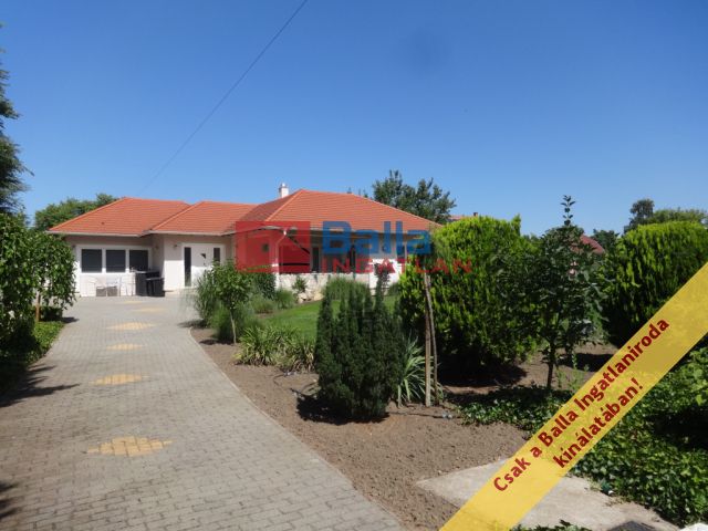 Tiszakécske - Bem utca:  100 m²-es családi ház   (118'000'000 ,- Ft)