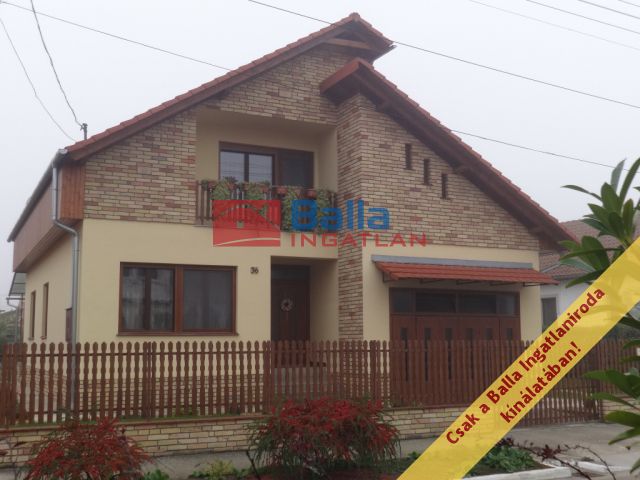 Tiszakécske - Rákóczi utca:  145 m²-es családi ház   (62'000'000 ,- Ft)