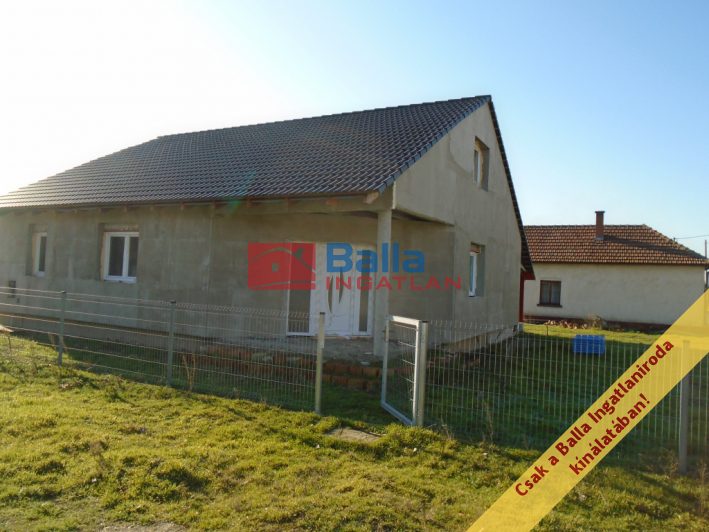 Tiszakécske - Rév út:  146 m&sup2;-es családi ház   (39'500'000 ,- Ft)