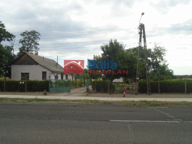 Tiszakécske - Tiszabög utca:  106 m²-es családi ház   (14'900'000 ,- Ft)