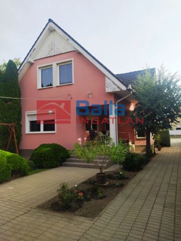 Tököl - Széchenyi István közeli utca:  70 m²-es családi ház   (64'990'000 ,- Ft)