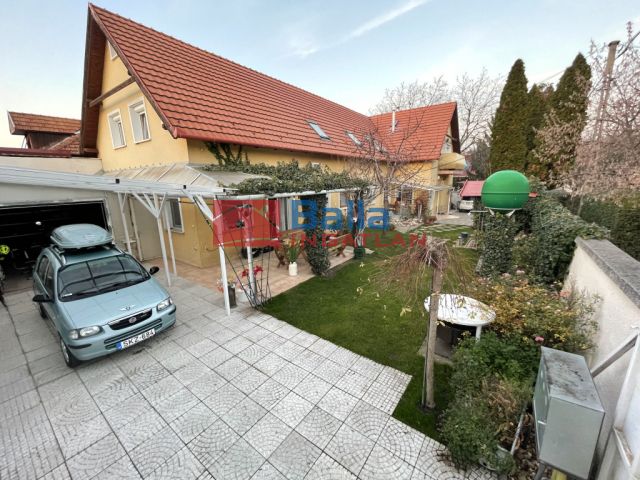 Törökbálint - Kossuth Lajos utca:  315 m²-es családi ház   (325'000'000 ,- Ft)