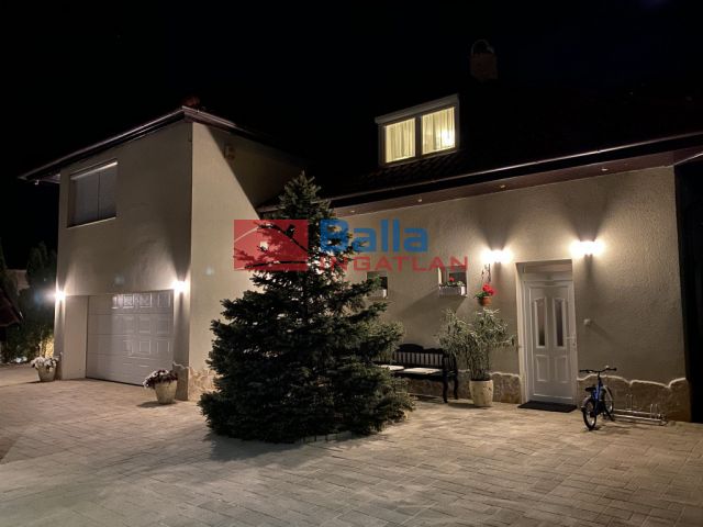 Velence (Velence) - Kemping utca:  202 m²-es családi ház   (199'000'000 ,- Ft)