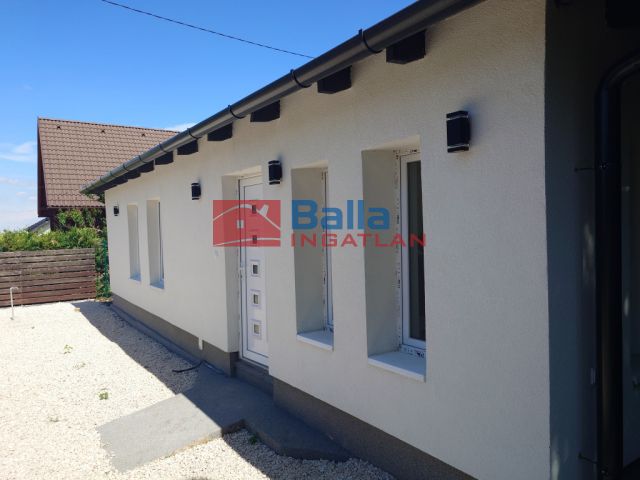 Velence (Velence) - xv utca:  170 m²-es családi ház   (92'000'000 ,- Ft)