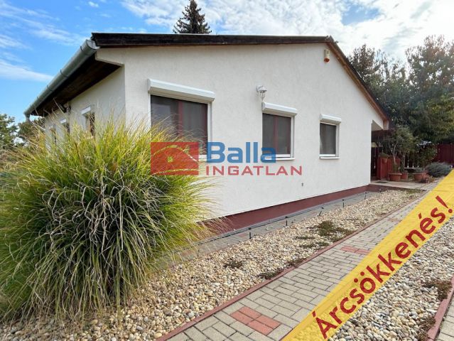 Velence - X utca:  550 m²-es családi ház   (52'900'000 ,- Ft)