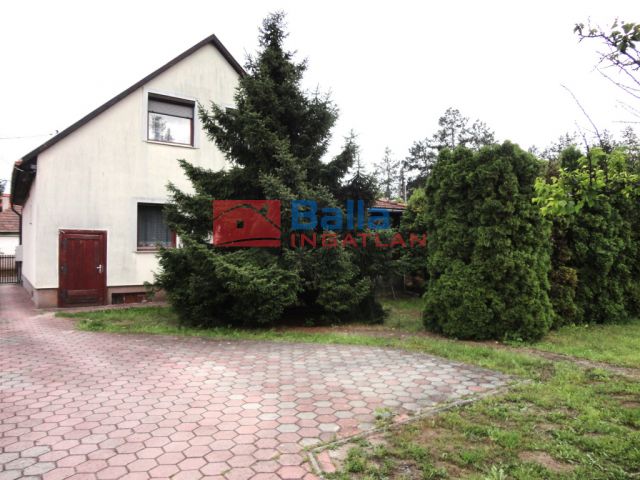 Veresegyház - Fenyves utca:  130 m²-es családi ház   (109'900'000 ,- Ft)