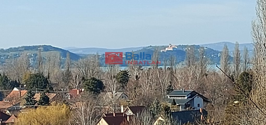 Zamárdi - Kedvelt utca:  110 m²-es családi ház   (85'000'000 ,- Ft)