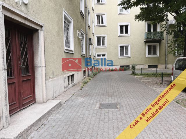 XIII. Kerület (Angyalföld – Fiastyúk utcai lakótelep) - Fiastyúk utca:  54 m²-es egyéb üzlethelyiség   (14'990'000 ,- Ft)