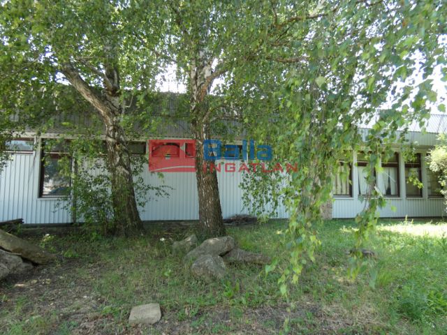 Szentendre - Ipari terület:  915 m²-es egyéb üzlethelyiség   (240'000'000 ,- Ft)
