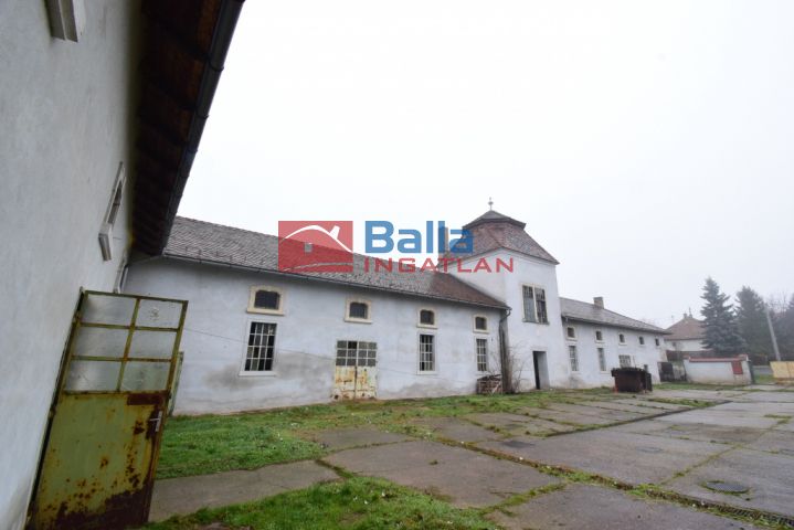 Gödöllő - Mátyás király utca:  792 m²-es egyéb vendéglátó egység   (395'000'000 ,- Ft)