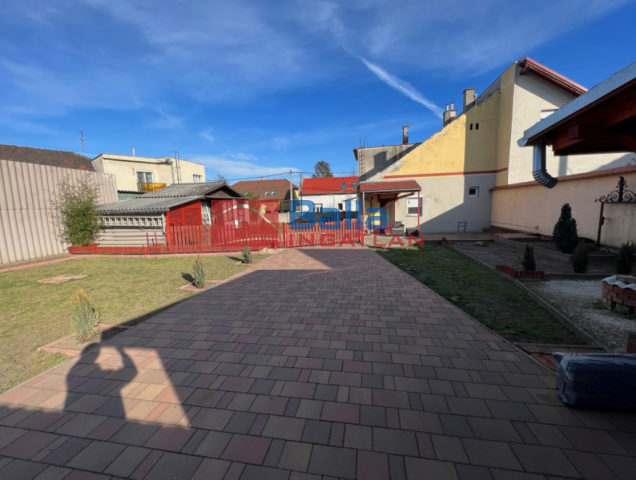 IV. Kerület (Megyer) - Zombori utca:  50 m²-es házrész   (275'000 ,- Ft)