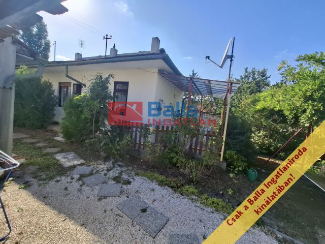 IV. Kerület (Újpest-kertváros) - Irányi Dániel utca:  45 m²-es házrész   (38'900'000 ,- Ft)