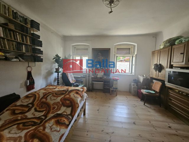 XV. Kerület (Rákospalota) - Rákos közeli út:  35 m²-es házrész   (31'000'000 ,- Ft)