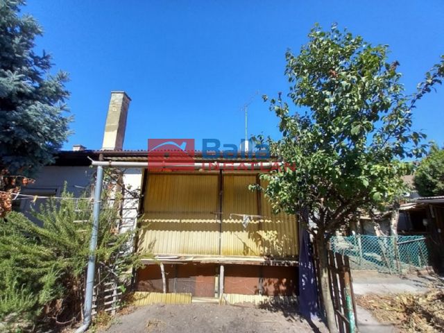 XX. Kerület (Erzsébetfalva) - Kossuth Lajos utca:  65 m²-es házrész   (46'900'000 ,- Ft)