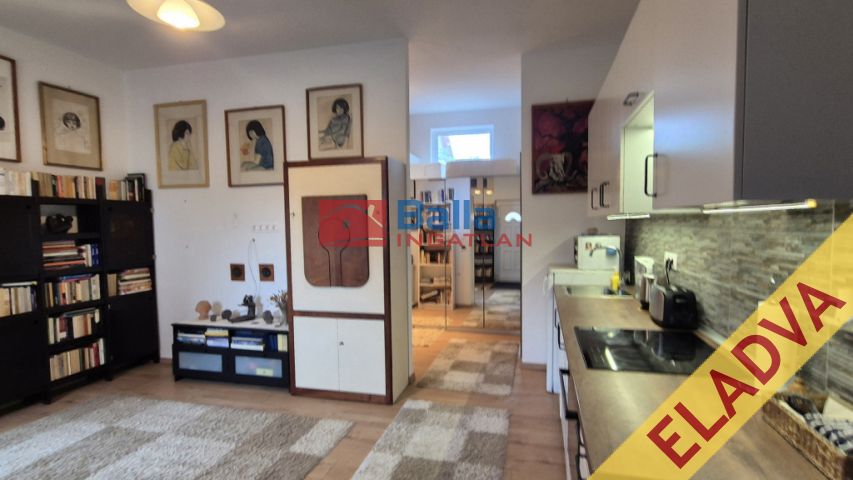 Maglód - Főútvonalhoz közeli utca:  37 m²-es házrész   (35'900'000 ,- Ft)
