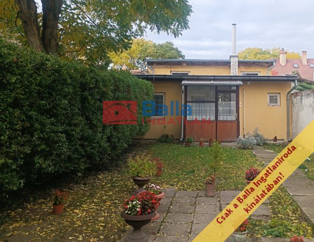 XIX. Kerület (Óváros) - Nagysándor József utca:  108 m²-es ikerház   (105'000'000 ,- Ft)