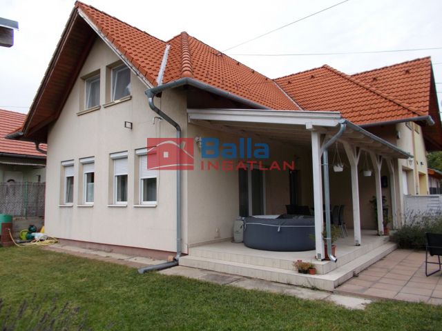 Szigethalom - Mű út közeli:  100 m²-es ikerház   (98'900'000 ,- Ft)
