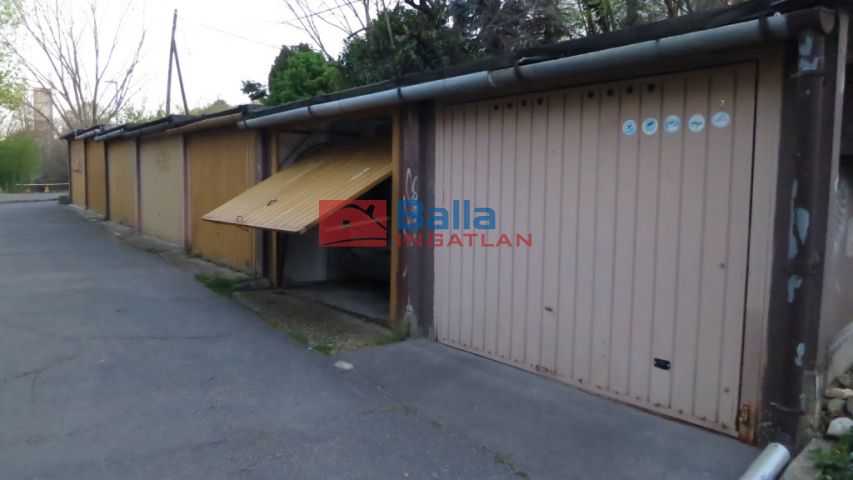 XXII. Kerület (Budafok) - Tompa utca környékén:  15 m²-es különálló garázs   (9'550'000 ,- Ft)