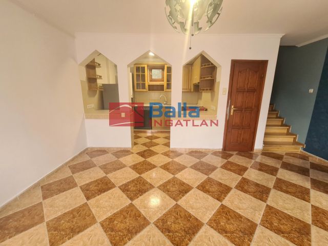 XV. Kerület (Rákospalota) - Klapka György utca:  55 m²-es sorház   (280'000 ,- Ft)