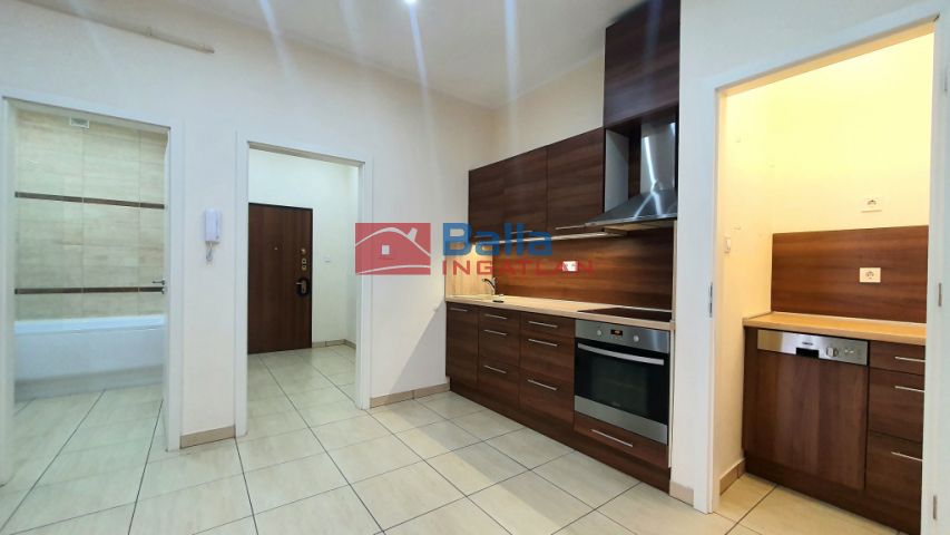 I. Kerület (Viziváros) - Csalogány utca:  91 m²-es társasházi lakás   (166'400'000 ,- Ft)