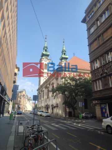 I. Kerület (Viziváros) - Fő utca:  55 m²-es társasházi lakás   (104'900'000 ,- Ft)
