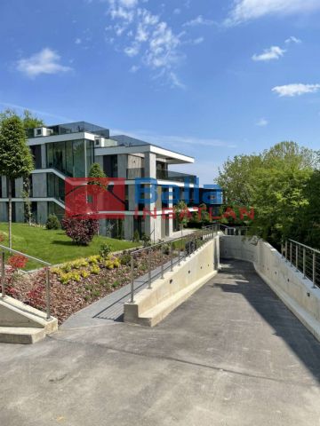 II. kerület (Szemlőhegy) - Szemlőhegy:  130 m²-es társasházi lakás   (8'000 ,- Ft)