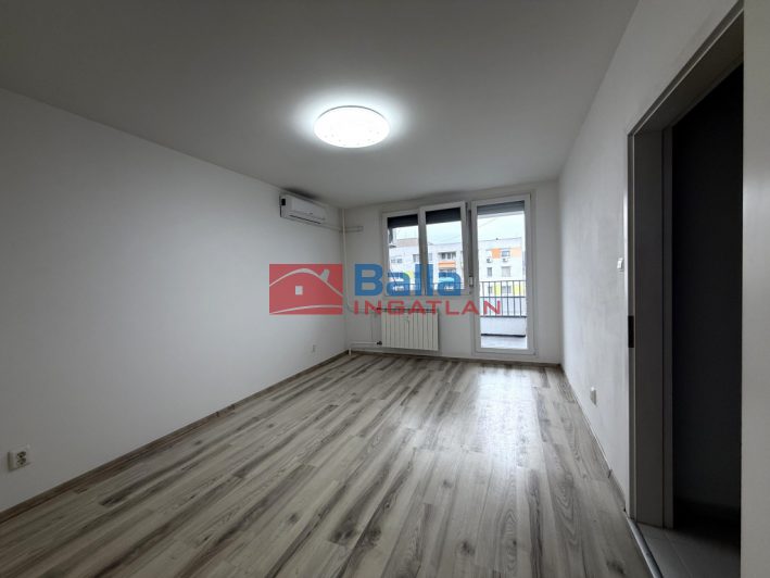 III. Kerület (Békásmegyer) - Hadrianus utca:  50 m&sup2;-es társasházi lakás   (69'900'000 ,- Ft)