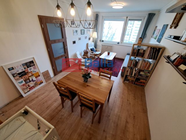 III. Kerület (Békásmegyer-Pünkösdfürdő) - Békásmegyer:  51 m²-es társasházi lakás   (59'900'000 ,- Ft)