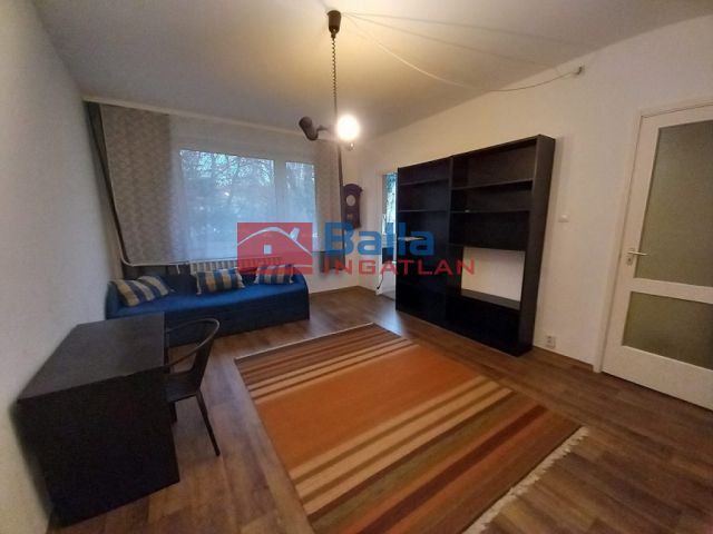 III. Kerület (Pók utcai ltp) - Őrlő utca:  27 m²-es társasházi lakás   (180'000 ,- Ft)