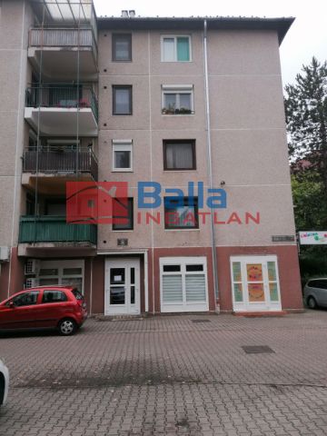 IV. Kerület (Káposztásmegyer I.) - Dunakeszi utca:  106 m²-es társasházi lakás   (99'800'000 ,- Ft)
