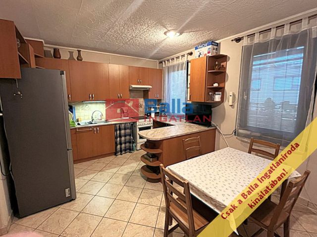 IV. Kerület (Káposztásmegyer I.) - Ványoló utca:  84 m²-es társasházi lakás   (98'000'000 ,- Ft)