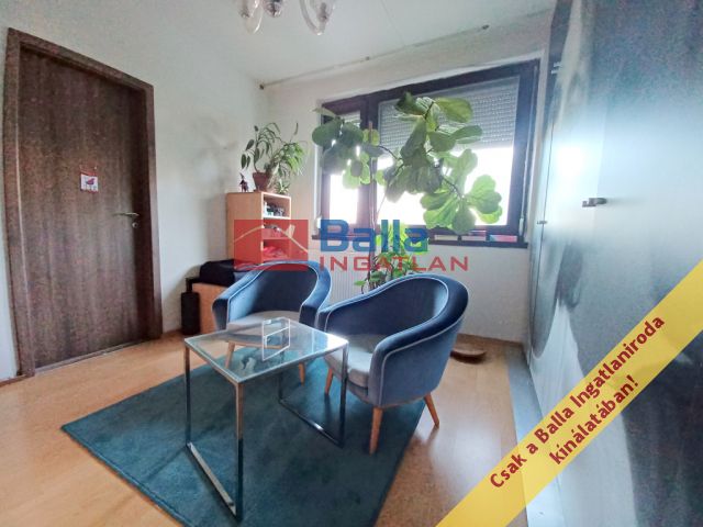 IV. Kerület (Káposztásmegyer II.) - Jégpalota közelében, Külső Szilágyi út:  73 m²-es társasházi lakás   (76'650'000 ,- Ft)