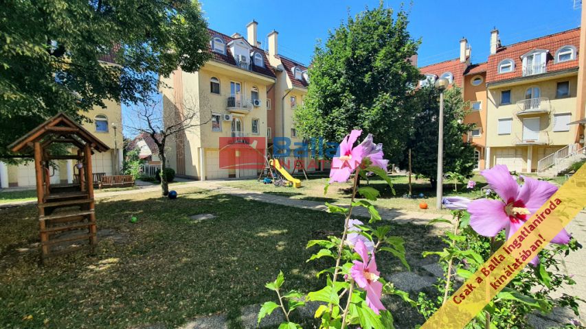 IV. Kerület (Megyer) - Fiumei út:  52 m²-es társasházi lakás   (72'000'000 ,- Ft)