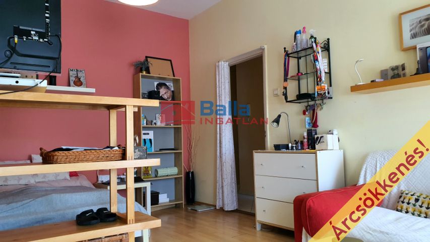 IV. Kerület (Megyer) - Gyertyaláng utca:  52 m²-es társasházi lakás   (69'900'000 ,- Ft)
