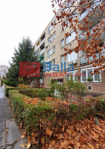 IV. Kerület (Megyer) - Reviczky utca:  49 m²-es társasházi lakás   (69'900'000 ,- Ft)