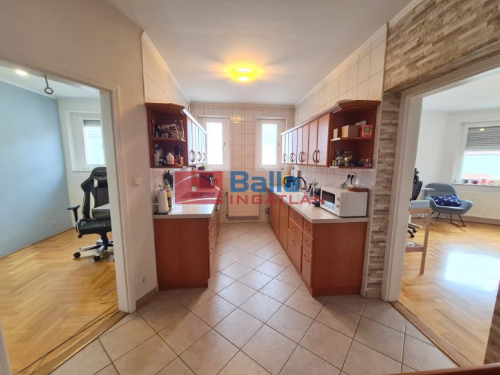 IV. Kerület (Újpest) - Árpád út:  93 m&sup2;-es társasházi lakás   (109'900'000 ,- Ft)