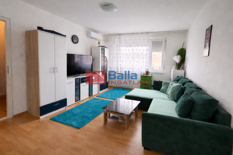 IV. Kerület (Újpest) - István út:  35 m&sup2;-es társasházi lakás   (52'500'000 ,- Ft)