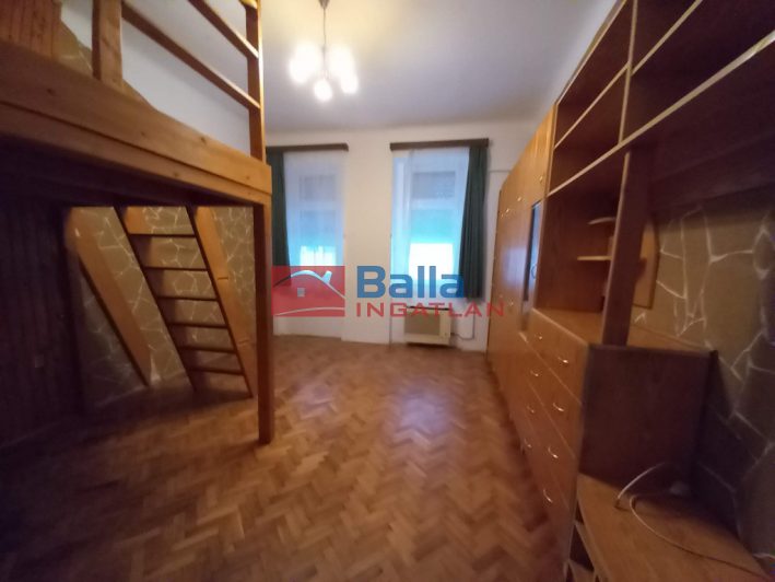 IV. Kerület (Újpest) - József Attila utca:  35 m&sup2;-es társasházi lakás   (44'900'000 ,- Ft)