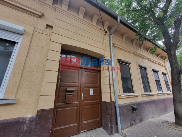 IV. Kerület (Újpest) - Újpest:  25 m²-es társasházi lakás   (37'500'000 ,- Ft)
