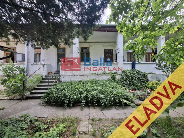 IV. Kerület (Újpest-kertváros) - Perényi Zs. utca:  23 m²-es társasházi lakás