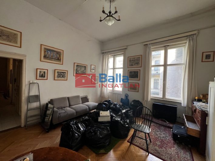 IX. Kerület (Belső Ferencváros) - Ferenc körút:  102 m&sup2;-es társasházi lakás   (104'900'000 ,- Ft)