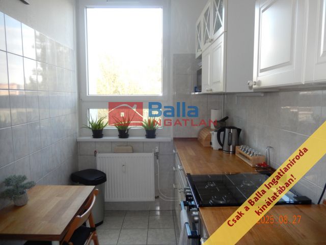 IX. Kerület (József Attila ltp.) - Dési Huber utca:  54 m²-es társasházi lakás   (75'000'000 ,- Ft)